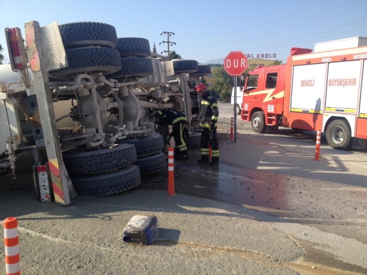 Beton Mikseri İle Kamyon Çarpıştı: 1 Yaralı
