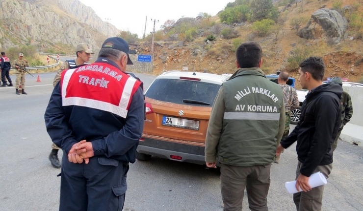 Erzincan’da Kaçak Keklik Ve Tavşan Avlayan 5 Kişi Yakalandı