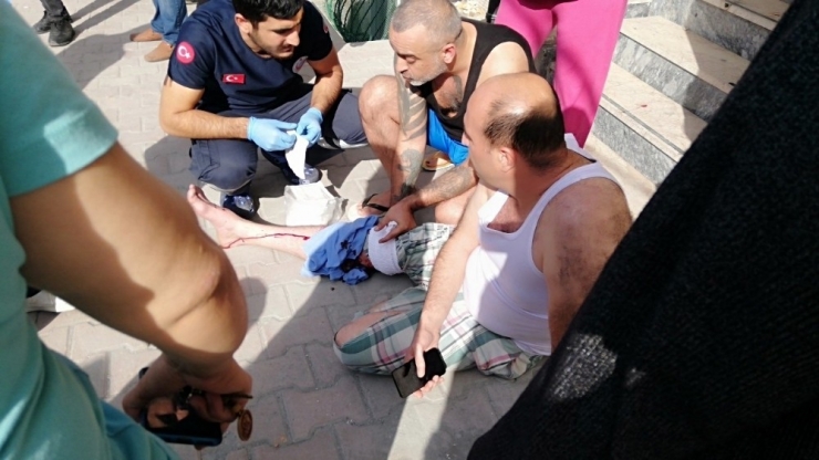 Ev Arkadaşının Bıçakladığı Yabancı Uyruklu Adama, Vatandaşlar Böyle Yardım Etti