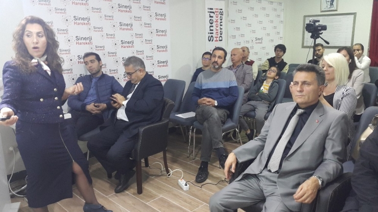 Eskişehirli Eczacı Fatımatüzzehra Kıraç’tan ‘Uyuşturucuyla Mücadele’ Konferansı