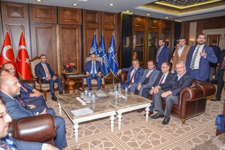 Gençlik Ve Spor Bakanı Kasapoğlu’ndan Karacabey’e Yatırım Müjdesi