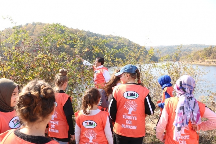 Gönüllü Minik Çevreciler Küçükelmalı Mesire Alanını Baştan Aşağı Temizledi