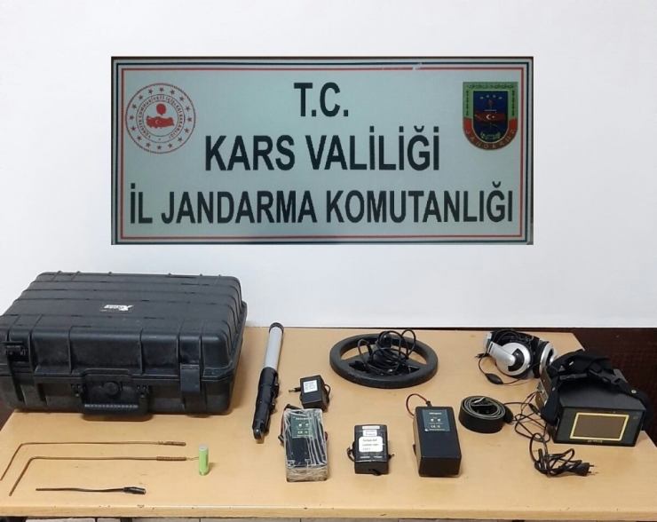 Kars’ta İzinsiz Kazı Yapanlar Yakalandı