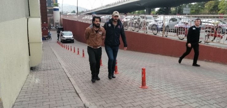 Kayseri’deki Deaş Operasyonunda Gözaltına Alınan 3 Kişi Adliyeye Sevk Edildi