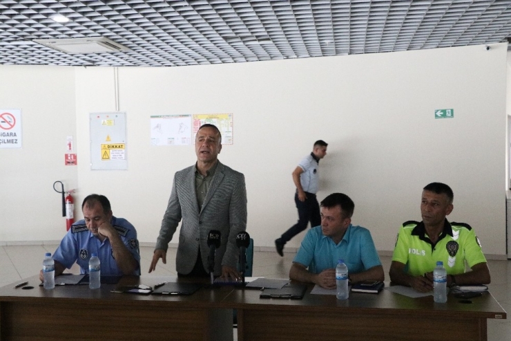 Emniyet Müdürüne Çarpıp, Kaçtı