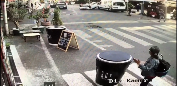 İstanbul’da Akıl Almaz Kaza Kamerada