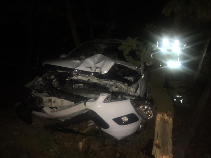 Önce Yayaya, Sonra Ağaca Çarparak Durabildi: 3 Yaralı