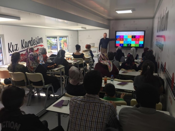 ‘Kız Kardeşim Eğitim Tırı’ Ispartalı Kadınlarla Buluştu