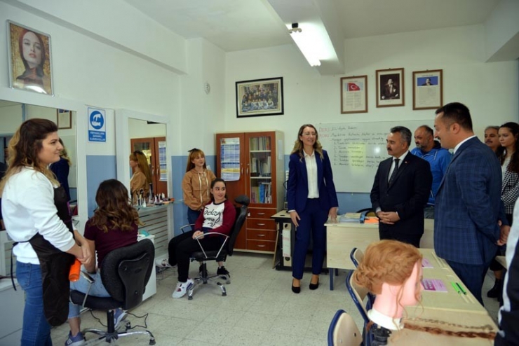 Vali Şentürk’ten Mesleki Eğitim Merkezi’nde İnceleme