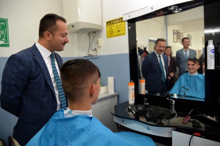 Vali Şentürk’ten Mesleki Eğitim Merkezi’nde İnceleme