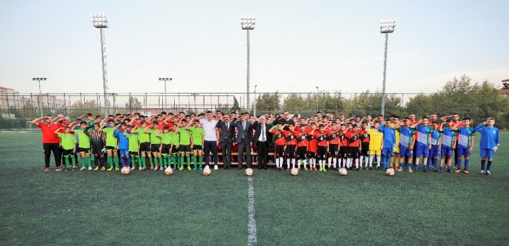 Yeşil Sahalardan Mehmetçiğe Asker Selamı