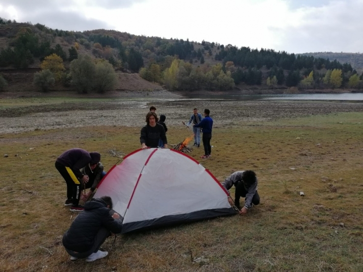 Bil Koleji Öğrencileri Doğa Kampına Girdi