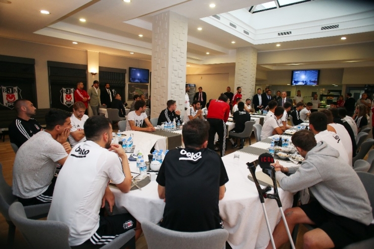 Ahmet Nur Çebi’den Beşiktaş Futbol Takımı’na: “Size Yalan Söylemeyeceğim”