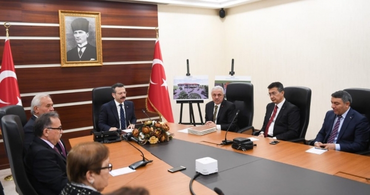 Dilovası’nın Modern Anaokulu İçin İmzalar Atıldı