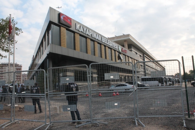 Hdp’li 3 Belediyeye Kayyum Atandı