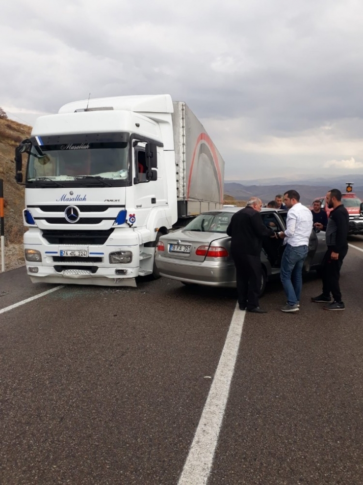 Aşkale’de İki Ayrı Trafik Kazası: 3 Yaralı