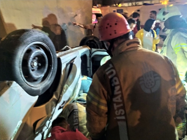 Kaza Yaptığı Araçta Sıkıştı, Ekipler Saatlerce Kurtarmaya Çalıştı