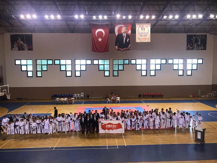 Fatsa’da Karate Müsabakaları