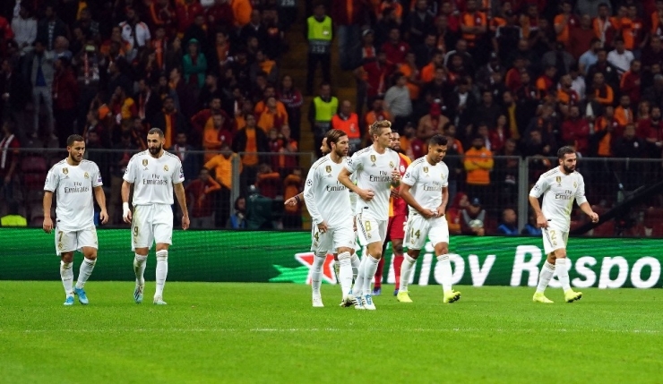 Uefa Şampiyonlar Ligi: Galatasaray: 0 - Real Madrid: 1 (İlk Yarı)