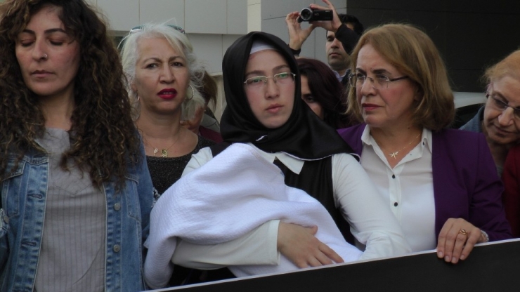 Doğum Yapan Karısını Bıçaklayan Zanlıdan Şok Savunma