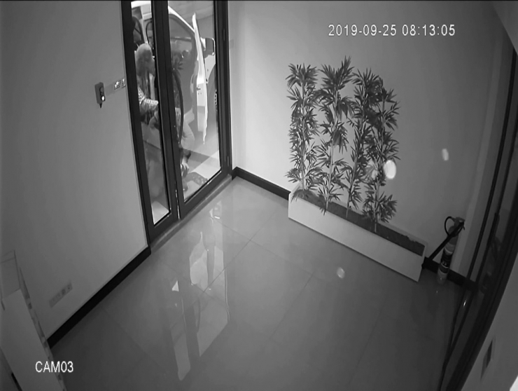 Üsküdar’da Maskeli Hırsızlara Alarm Engeli