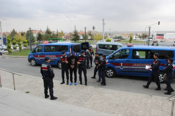 Karaman’da Hırsızlık Yaptıkları İleri Sürülen 4 Zanlı Konya’da Yakalandı