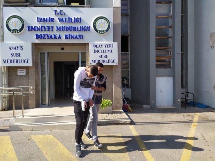 Üvey Kardeşini Bıçakla Öldürmüştü, Adliyeye Sevk Edildi