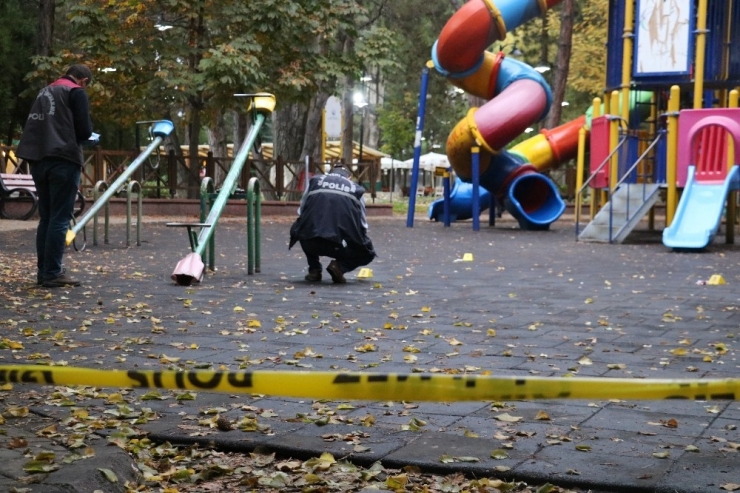 Liselilerin Kavgası Kanlı Bitti: 1 Ölü