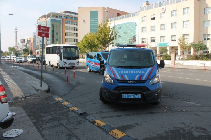 Eski Diyarbakır Büyükşehir Belediye Başkanı Mızraklı Adliyeye Sevk Edildi