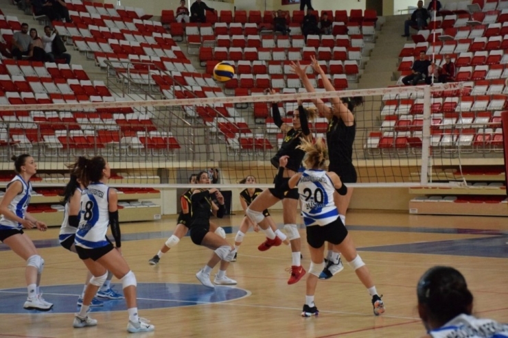 Anadolu Üniversitesi Filede Mağlup