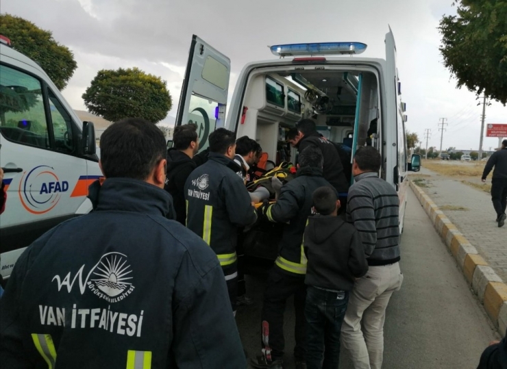 Van’da Trafik Kazası; 3 Yaralı