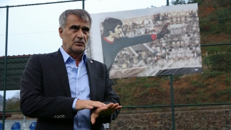 Şenol Güneş: "Türk Futbolunun Gelişimi İçin Yeniden Yapılanma Gerekiyor"