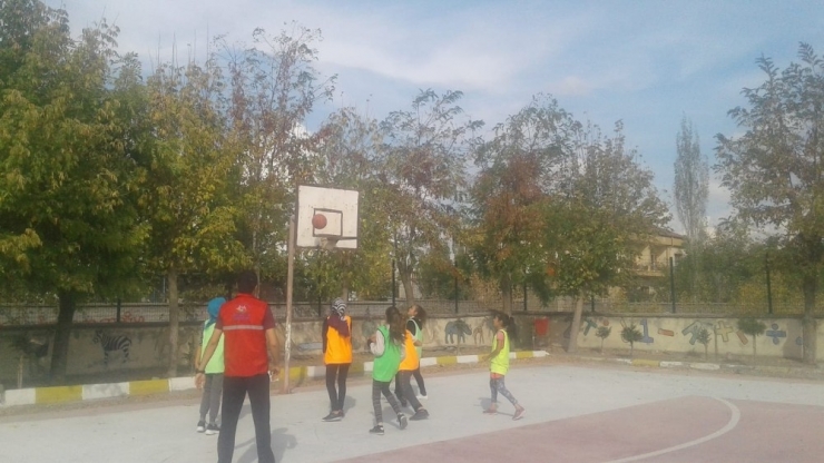 Acıgöl’de Basketbol Sokağa İndi