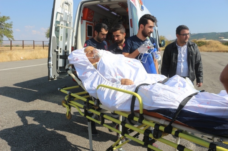 Ambulans Helikopter 81 Yaşındaki Hasta İçin Havalandı