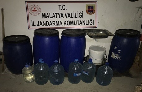 Bin Litre Kaçak Rakı Ele Geçirildi