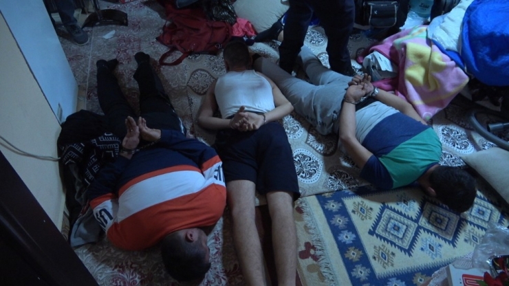 Denizli’de Şafak Vakti 12 Adrese Uyuşturucu Baskını