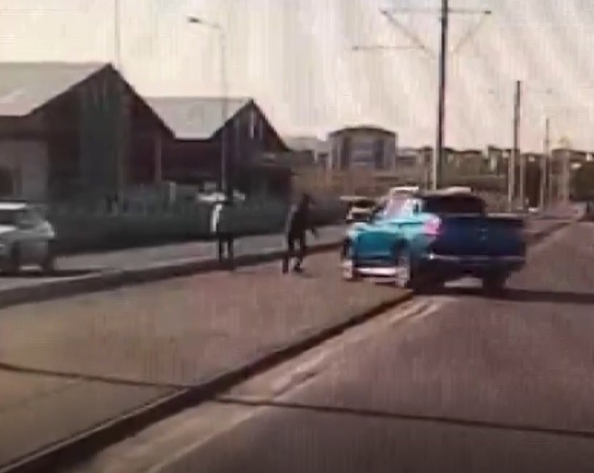 ’Şaka’ Amaçlı Kamyoneti Arkadaşlarının Üstüne Süren Genç Serbest Bırakıldı