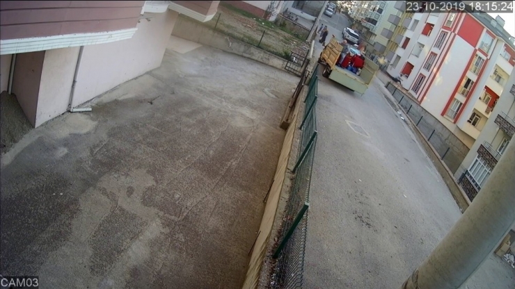 Karabük’te 5 Metre Yükseklikten Atlayan Kişi Ağır Yaralandı