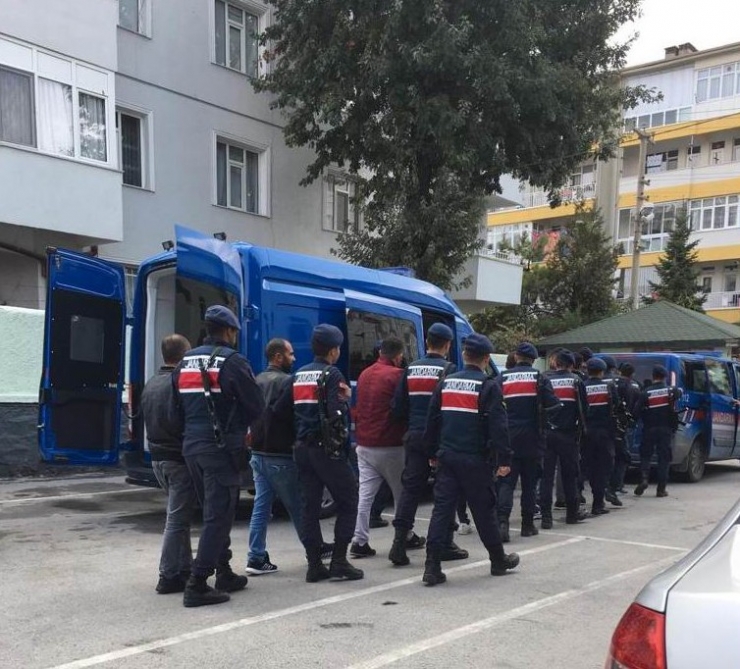 Konya’da Jandarmadan Zehir Tacirlerine Operasyon: 8 Gözaltı