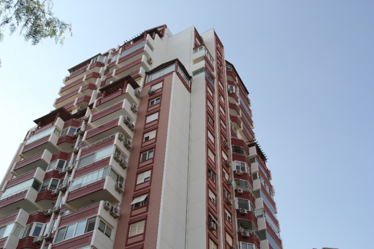 İzmir’de Doktorun Feci Ölümü