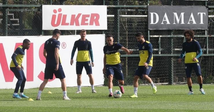 Fenerbahçe’de Konyaspor Mesaisi Sürüyor