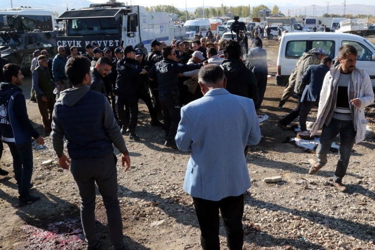 Van’da Zabıta Ekiplerince Saldırı