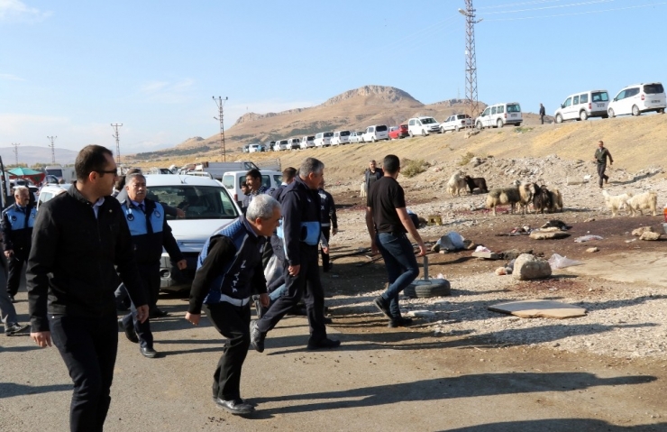 Van’da Zabıta Ekiplerince Saldırı