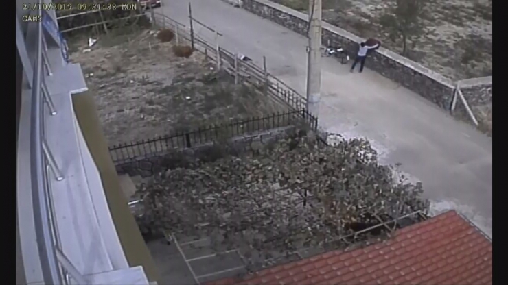 Kameraya Yakalanan Şüpheli: “Hırsız Kel, Benim 1 Metre Saçım Var”