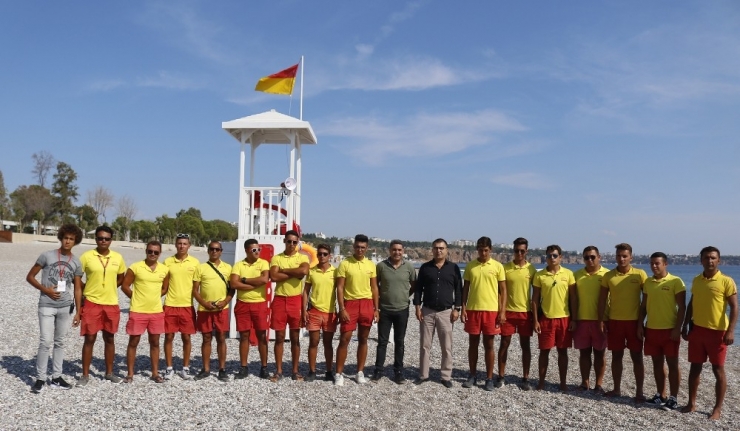 Dünyaca Ünlü Sahilde Cankurtaranlar ’369’ Kişiyi Kurtardı