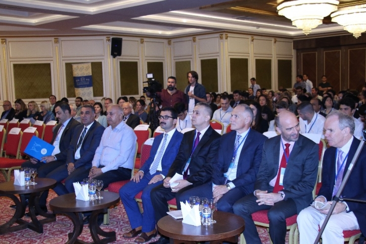 Alanya’da Dünya Ekonomisi Konuşuldu