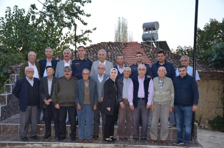 Başkan Yaman Mahalle Sakinleriyle Bir Araya Geldi