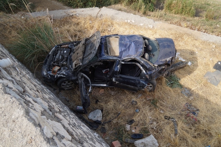 Kontrolden Çıkan Otomobil Takla Atıp Şarampole Yuvarlandı: 2’si Ağır, 4 Yaralı