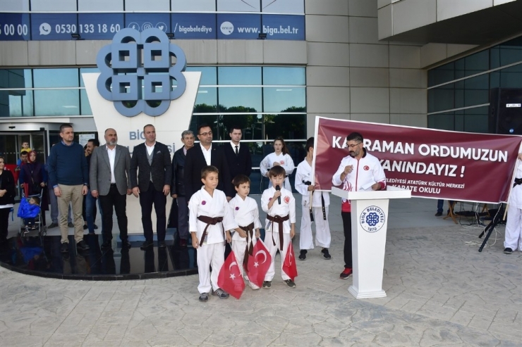 Biga Belediyesinin Minik Sporcularından Mehmetçiğe Selam