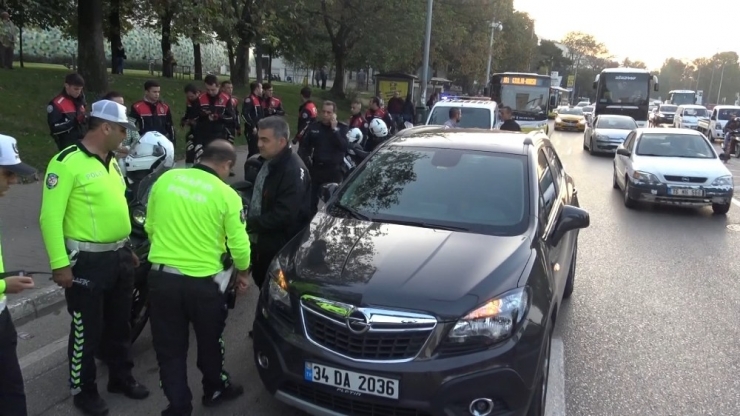 Yunuslar Kaza Yaptı: 2 Yaralı